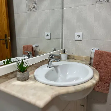 Acogedor Apartamento A Escasos Metros De La Playa *